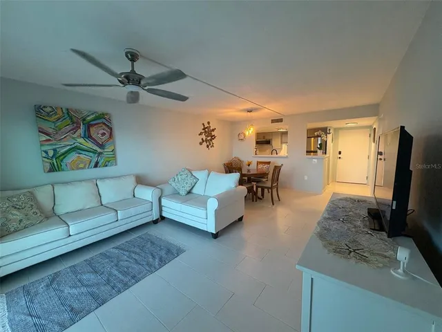 $359,900 | 464 North Paula Drive, Unit 116, Dunedin, FL 34698