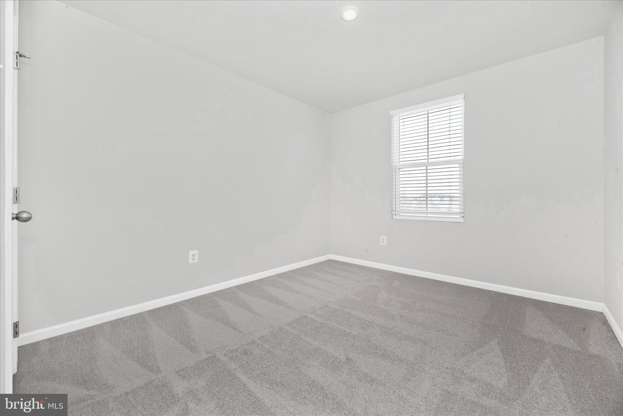 336 Burnside Avenue Taneytown, MD 21787 - Photo 37 of 53 an empty room with windows