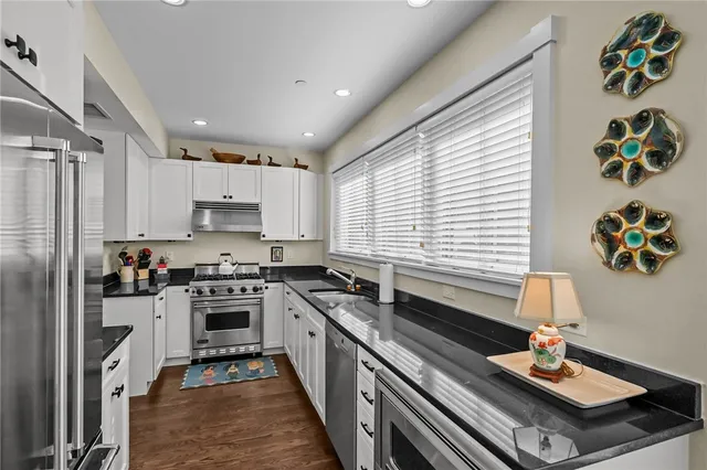 $795,000 | 423 Hope Street, Unit 1A, Bristol, RI 02809