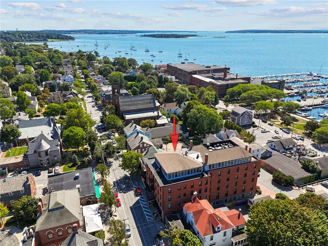$795,000 | 423 Hope Street, Unit 1A, Bristol, RI 02809