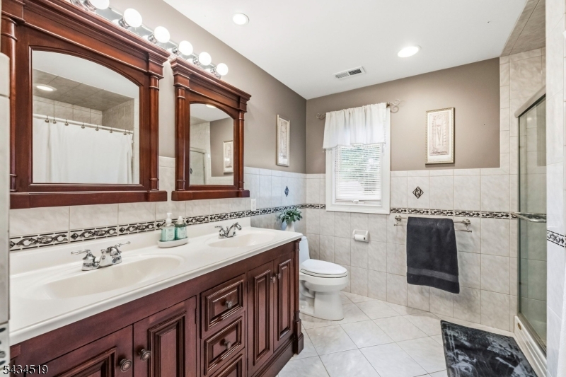 19 Fairview Road Clark, NJ 07066 - Photo 37 of 48