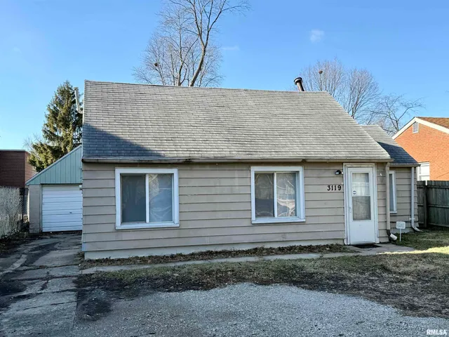 $54,900 | 3119 North Western Avenue, Peoria, IL 61604