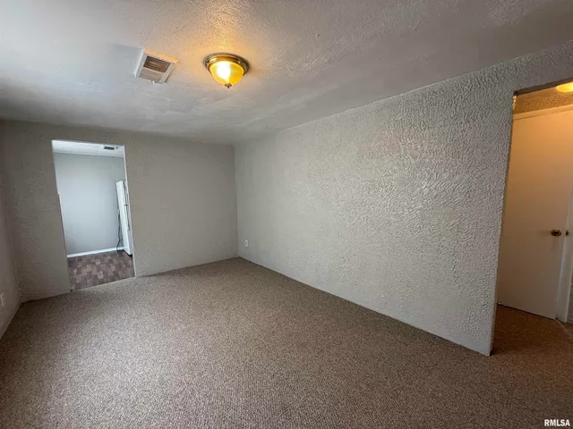 $54,900 | 3119 North Western Avenue, Peoria, IL 61604