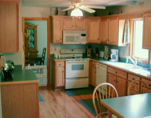670 Haul Road Clinton, PA 15026 - Photo 2 of 8