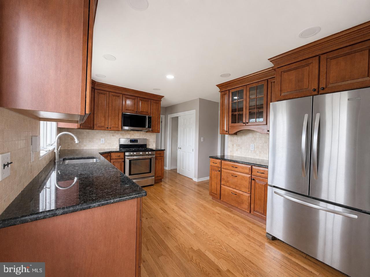 580 Village Road West Princeton Junction, NJ 08550 - Photo 7 of 37 Kitchen w/ plenty of counter space and cabinets