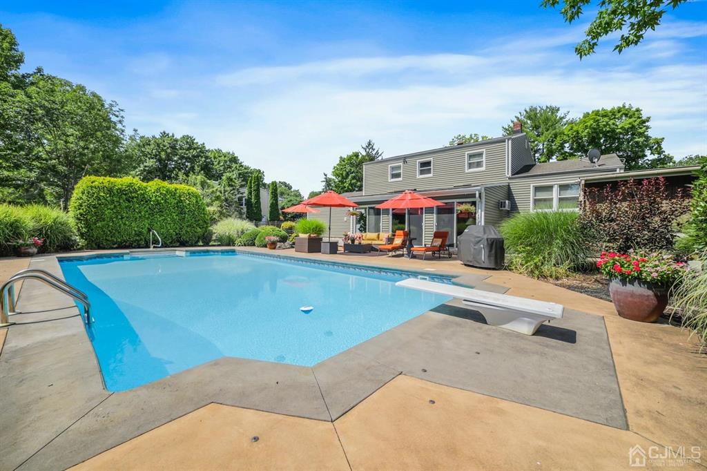 19 Mary Ellen Drive Edison, NJ 08820 - Photo 23 of 36 an outdoor space with lots of trees
