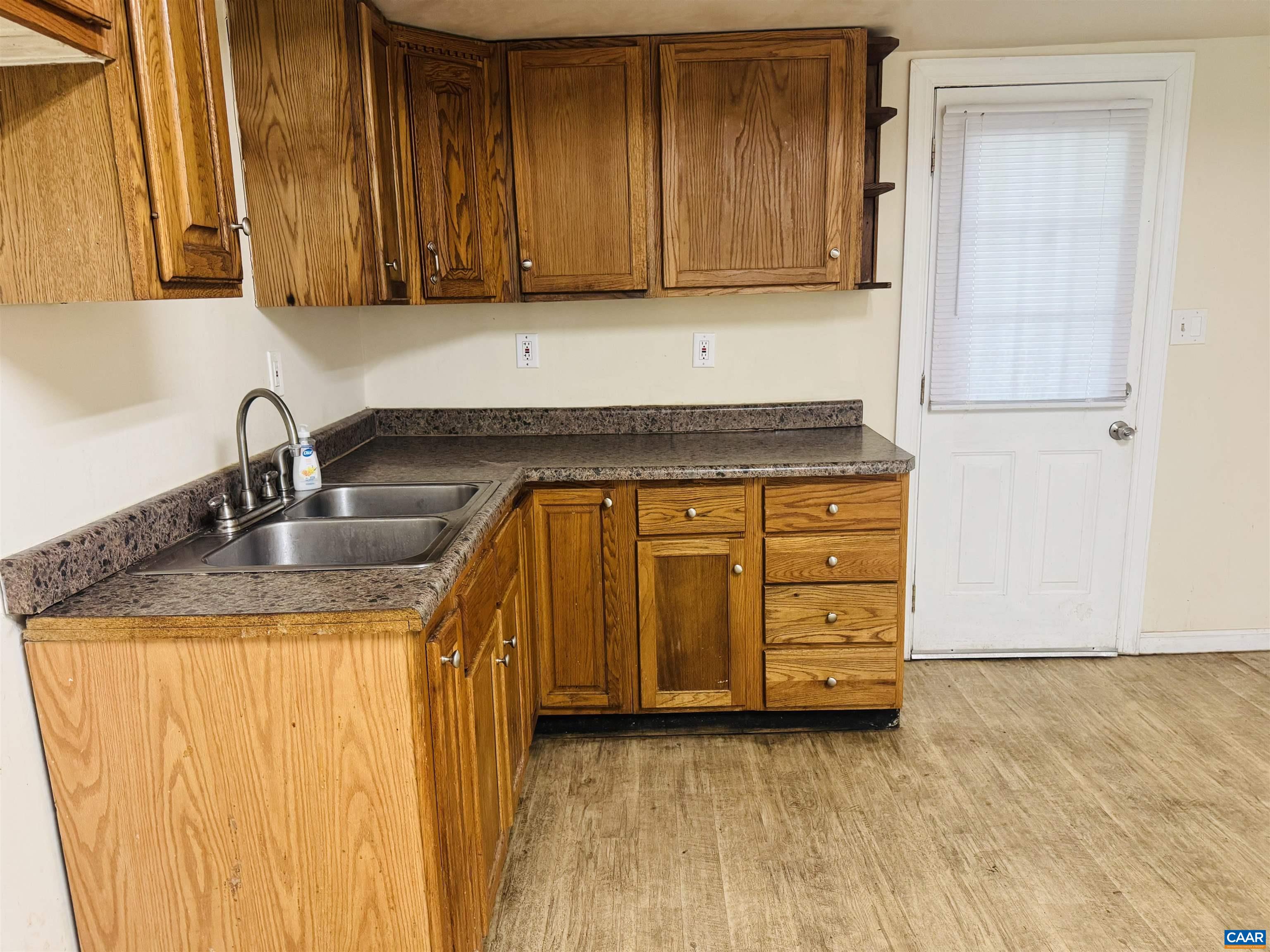 1924 East Main Street Waynesboro, VA 22980 - Photo 23 of 62