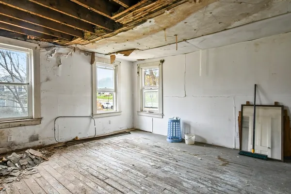 $215,000 | 1 Pittsfield Road, Lenox, MA 01240