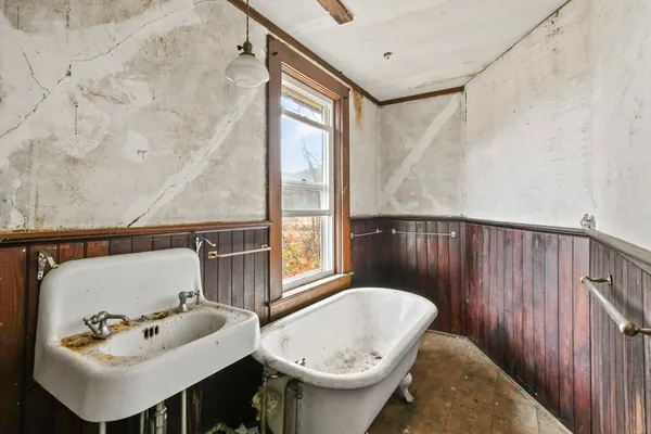 $215,000 | 1 Pittsfield Road, Lenox, MA 01240