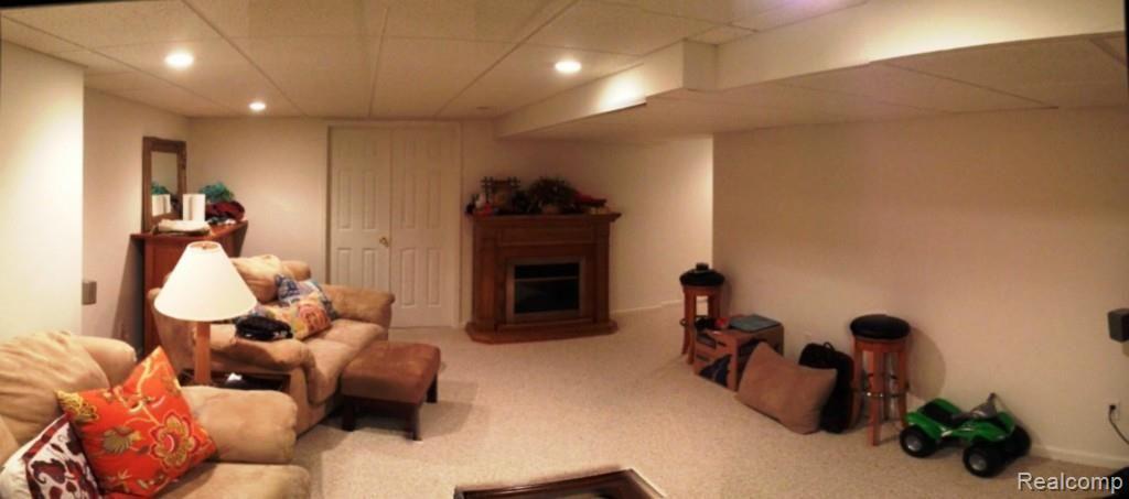 2135 Rochelle Park Drive, Unit 74 Rochester, MI 48309 - Photo 14 of 17 IMG_4184.jpg