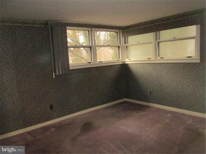 1813 Holly Road Reading, PA 19602 - Photo 16 of 25