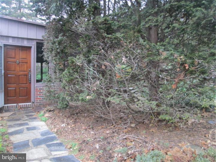 1813 Holly Road Reading, PA 19602 - Photo 3 of 25
