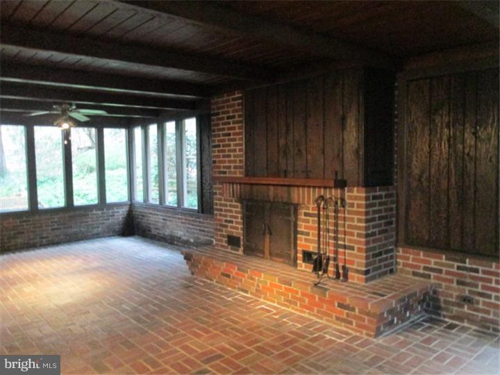 1813 Holly Road Reading, PA 19602 - Photo 7 of 25