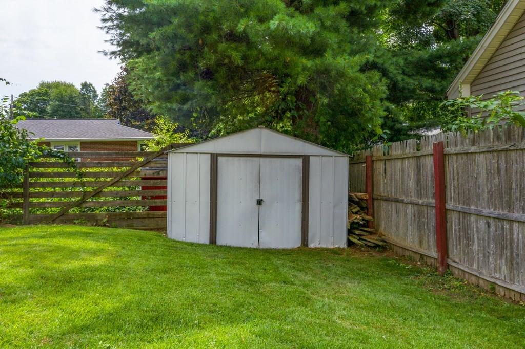 21 Onondaga Street Springfield, MA 01128 - Photo 8 of 32 Gallery Image 8
