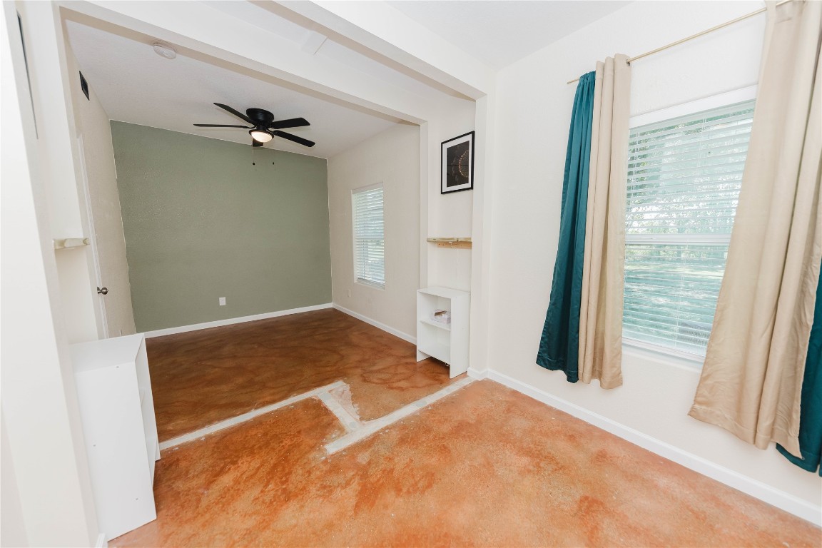 107 Silver Fox Waco, TX 76705 - Photo 24 of 33 a bedroom with a bed and a window