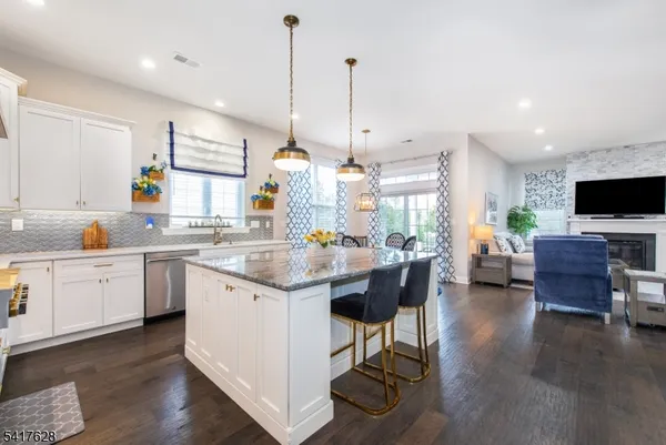 $850,000 | 32 Gordon Way, Flanders, NJ 07836