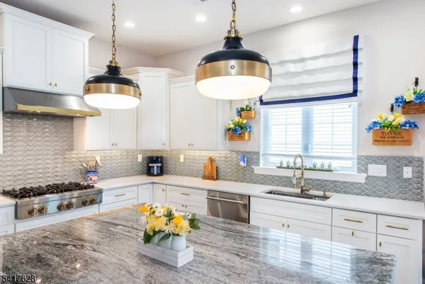 $850,000 | 32 Gordon Way, Flanders, NJ 07836