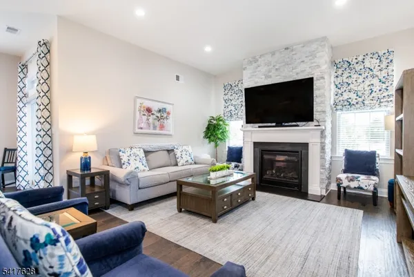 $850,000 | 32 Gordon Way, Flanders, NJ 07836