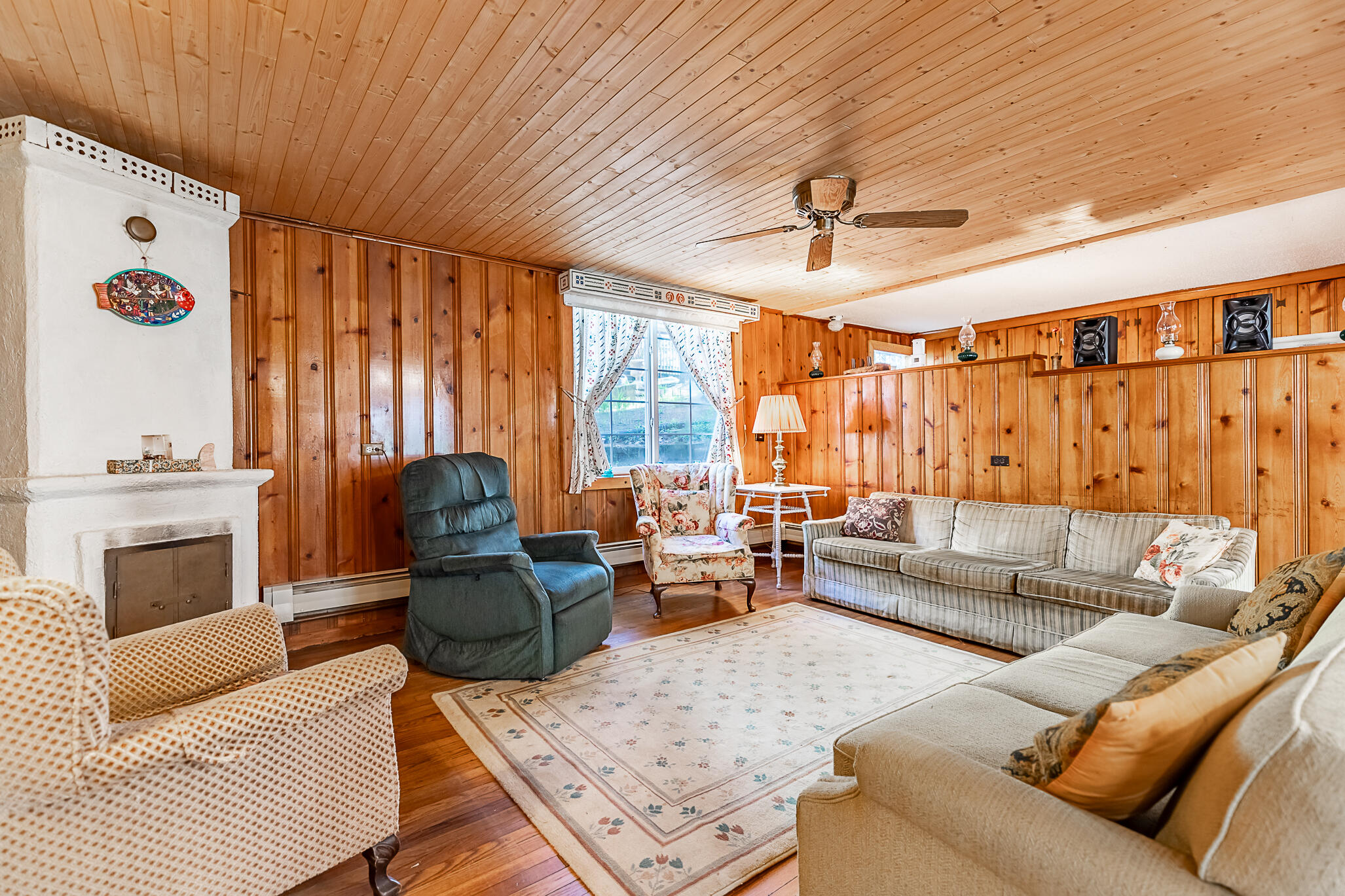 33 Lake Shore County Road Beverly Shores, IN 46301 - Photo 9 of 59 2054x1369
