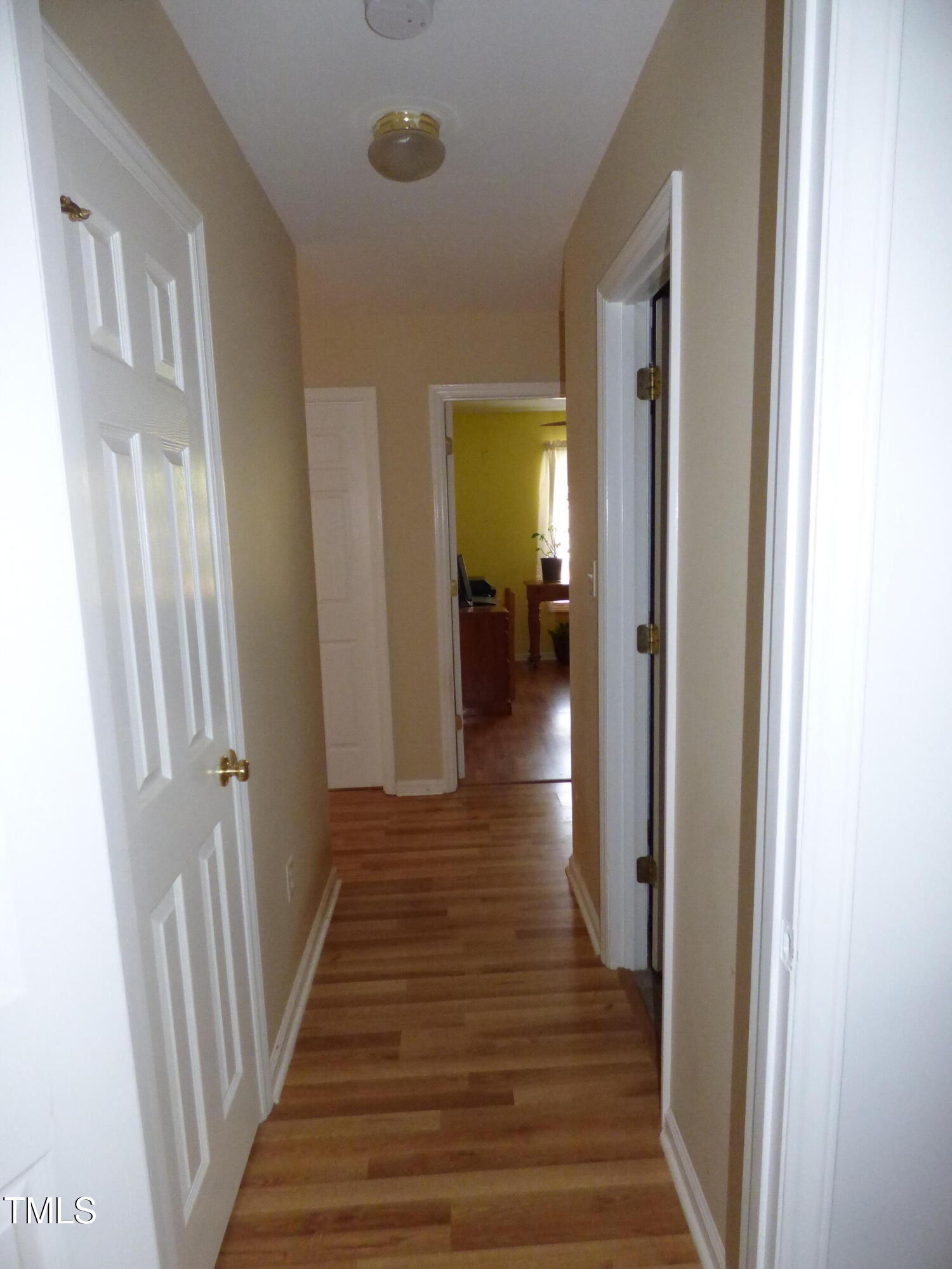 5539 Fieldview Road Mebane, NC 27302 - Photo 15 of 49 inside main hallway from living room