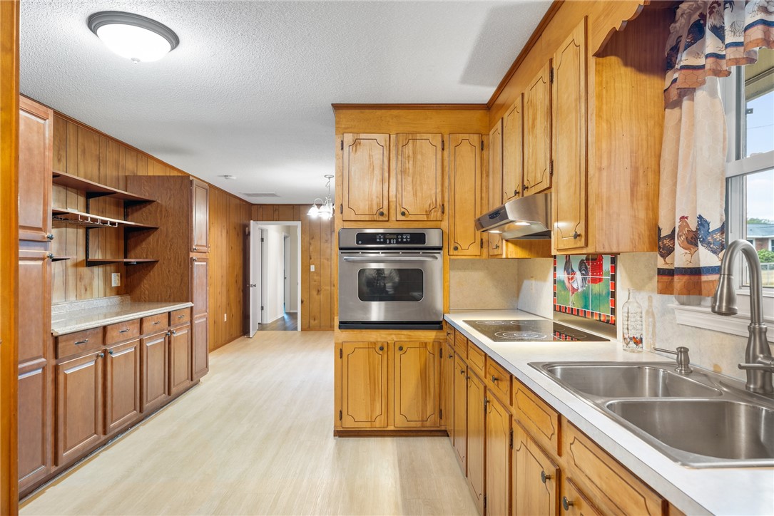 535 Fairmont Road Anderson, SC 29621 - Photo 12 of 26 Kitchen
