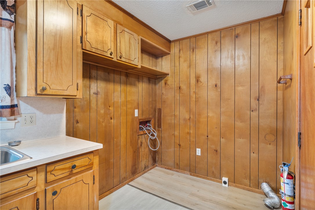 535 Fairmont Road Anderson, SC 29621 - Photo 13 of 26 Laundry