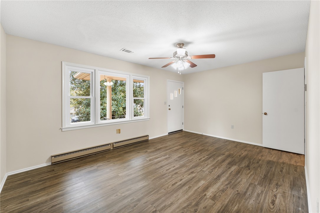 535 Fairmont Road Anderson, SC 29621 - Photo 6 of 26 Living