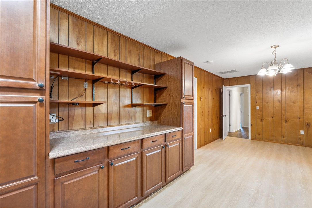 535 Fairmont Road Anderson, SC 29621 - Photo 10 of 26 Butler cabinet