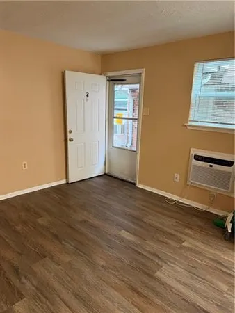 $850 | 120 Houma Boulevard, Unit 2, Metairie, LA 70001