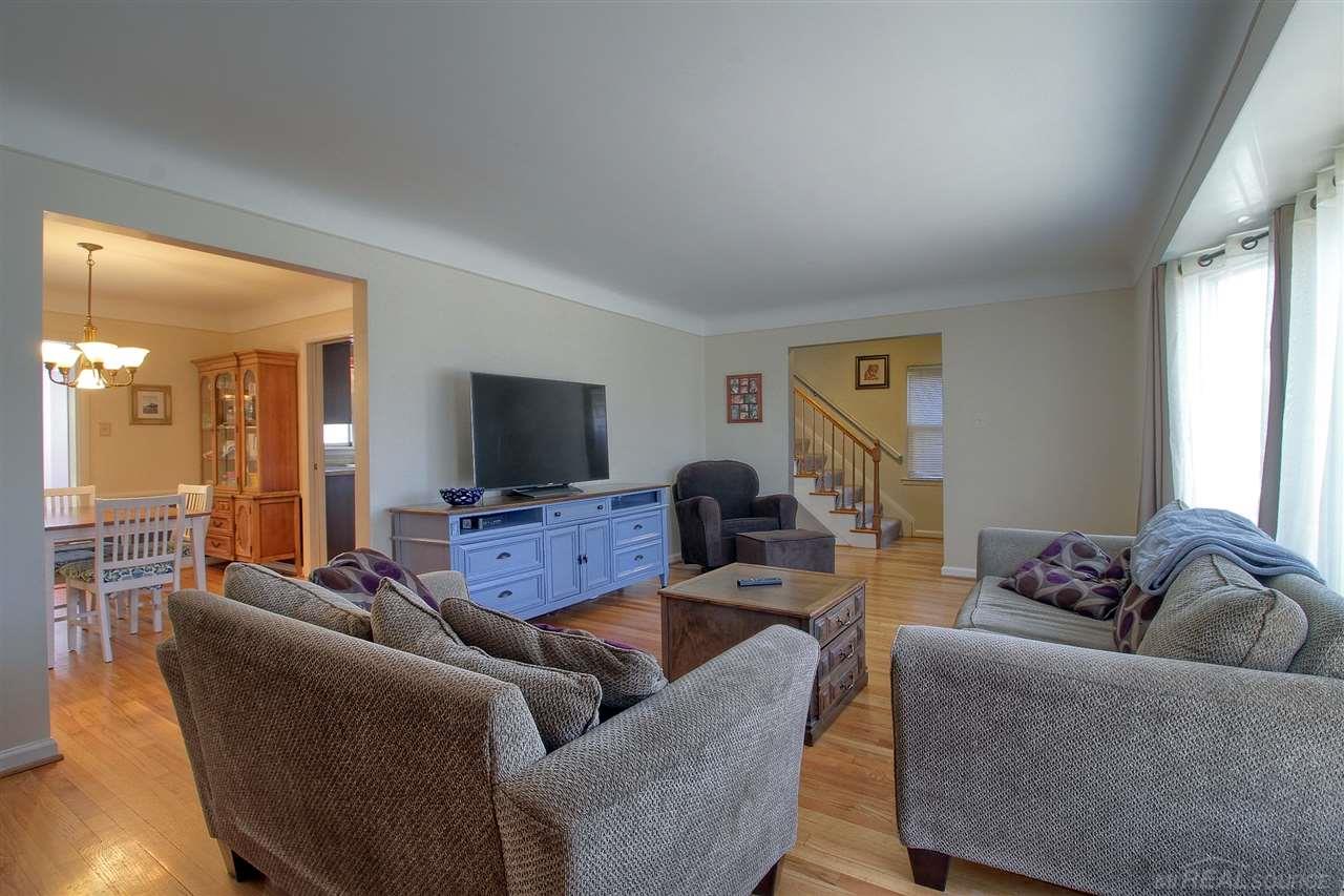 1990 Littlestone Road Grosse Pointe Woods, MI 48236 - Photo 6 of 32