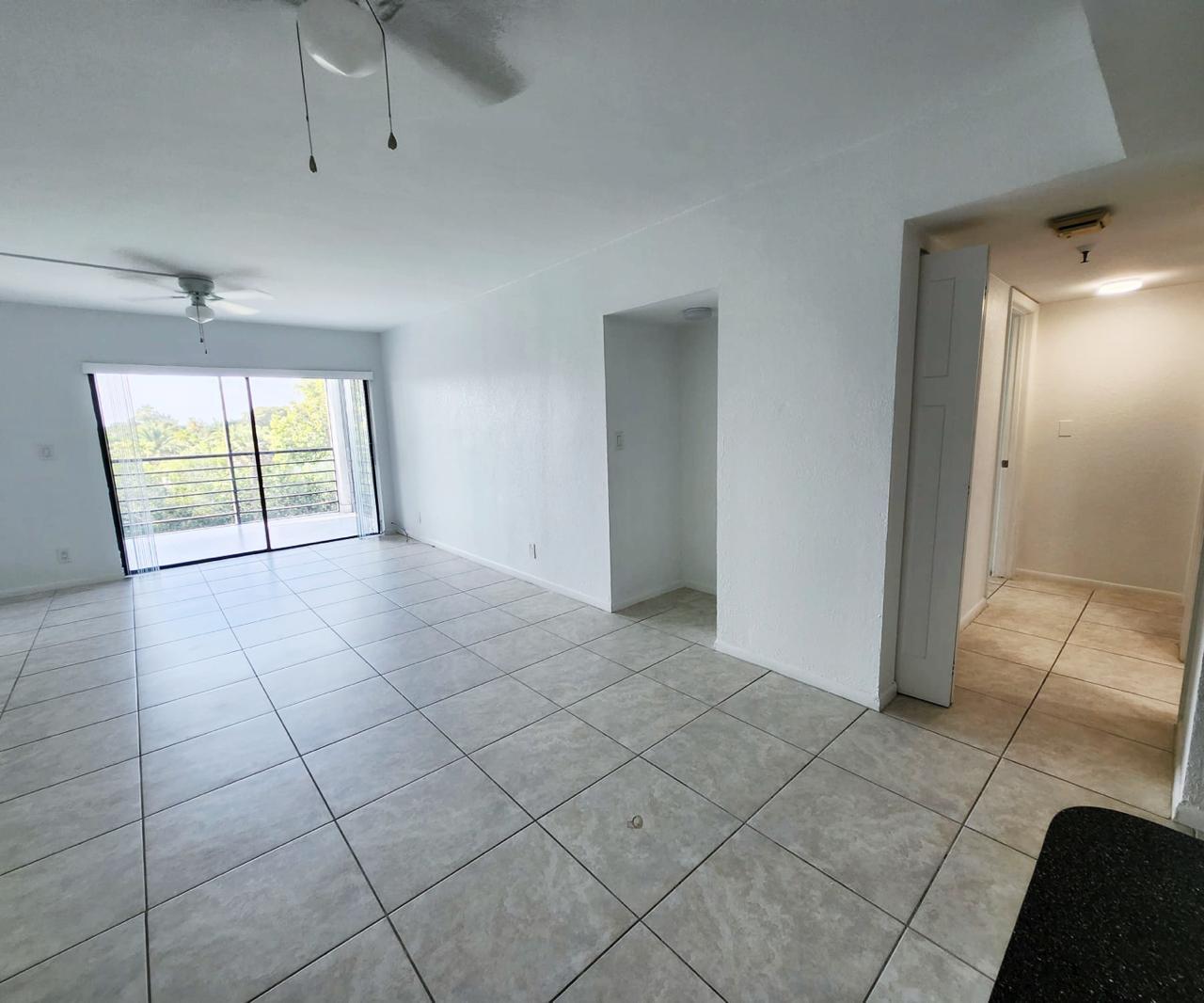 9235 Southwest 8th Street, Unit 402 Boca Raton, FL 33428 - Photo 8 of 37 700440be-1079-4f03-984d-f1e4addafae3