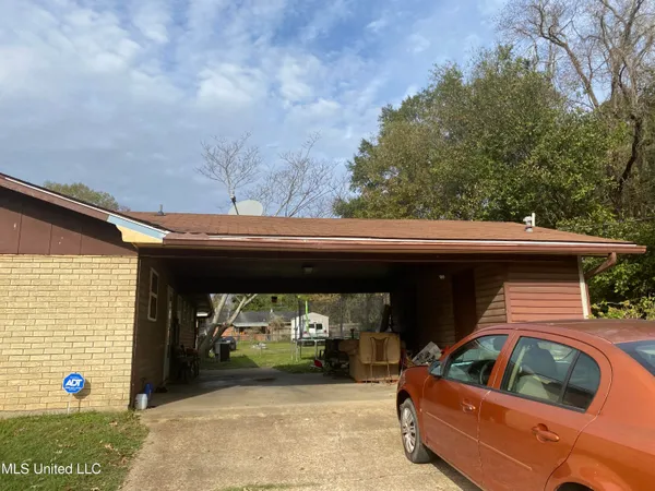 $110,000 | 116 Oak Hill Drive, Natchez, MS 39120