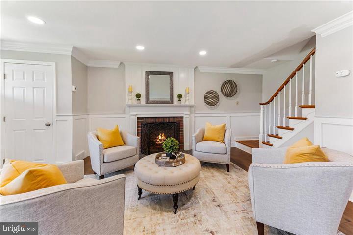 311 Ashwood Road Springfield, PA 19064 - Photo 15 of 35 Living Room