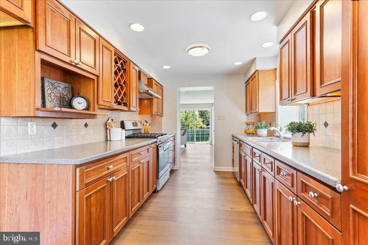 311 Ashwood Road Springfield, PA 19064 - Photo 5 of 35 Kitchen