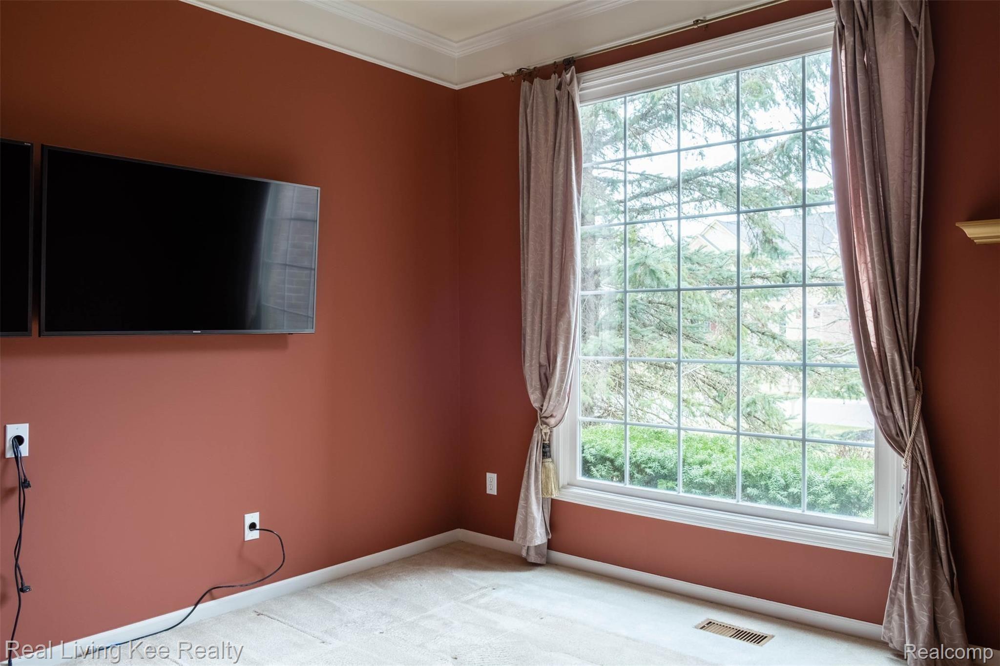 4240 Holly Lane Rochester, MI 48306 - Photo 18 of 45 4240 Holly Ln2-8.jpg