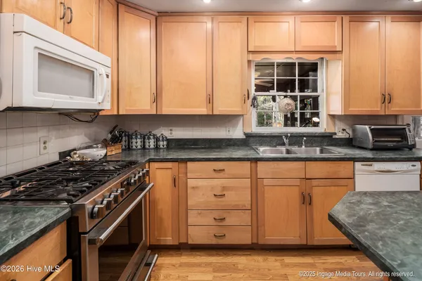 $299,900 | 200 Fox Hvn Drive, Greenville, NC 27858