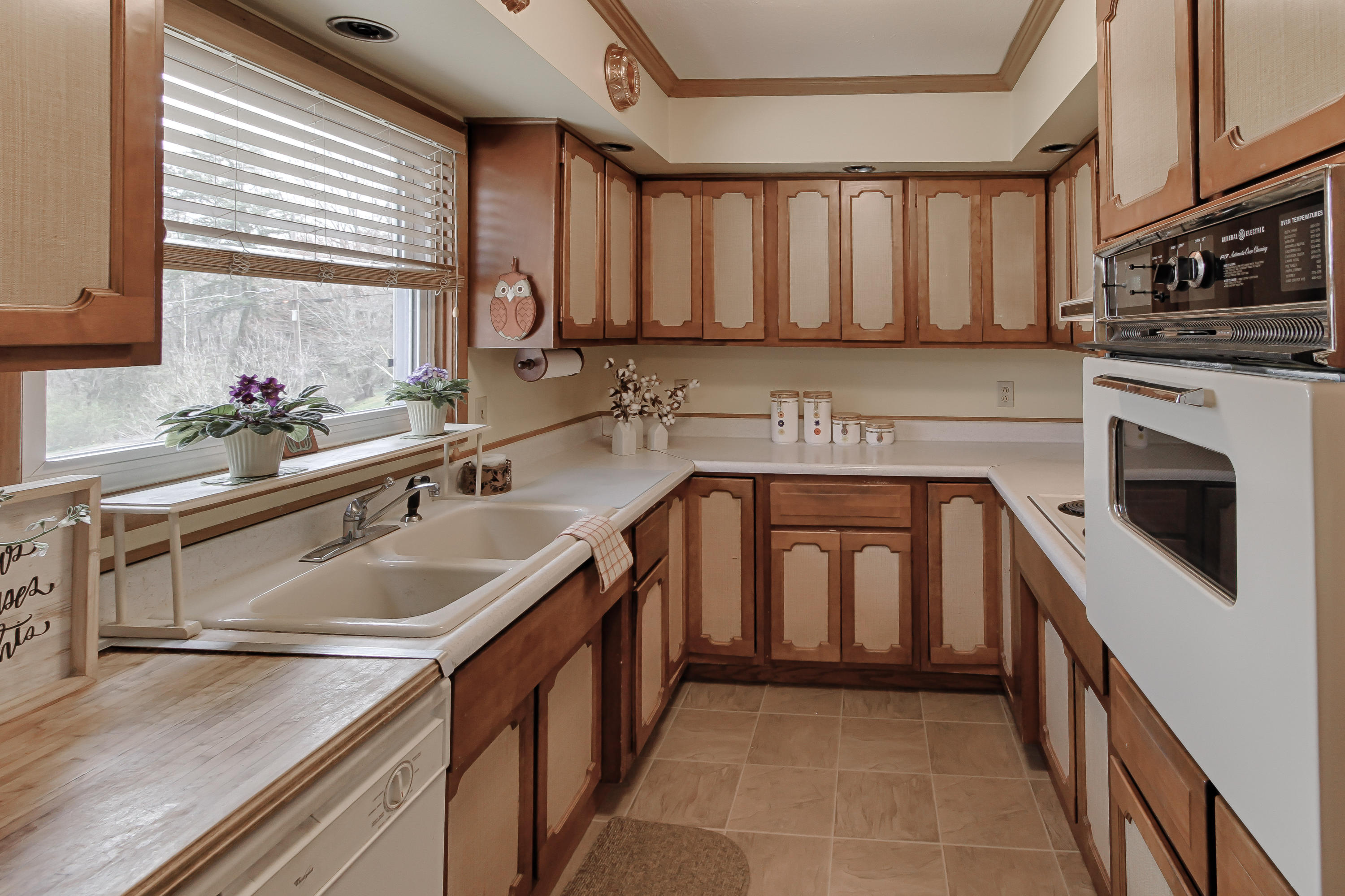 3700 Frostwood Road Knoxville, TN 37921 - Photo 7 of 23 Kitchen