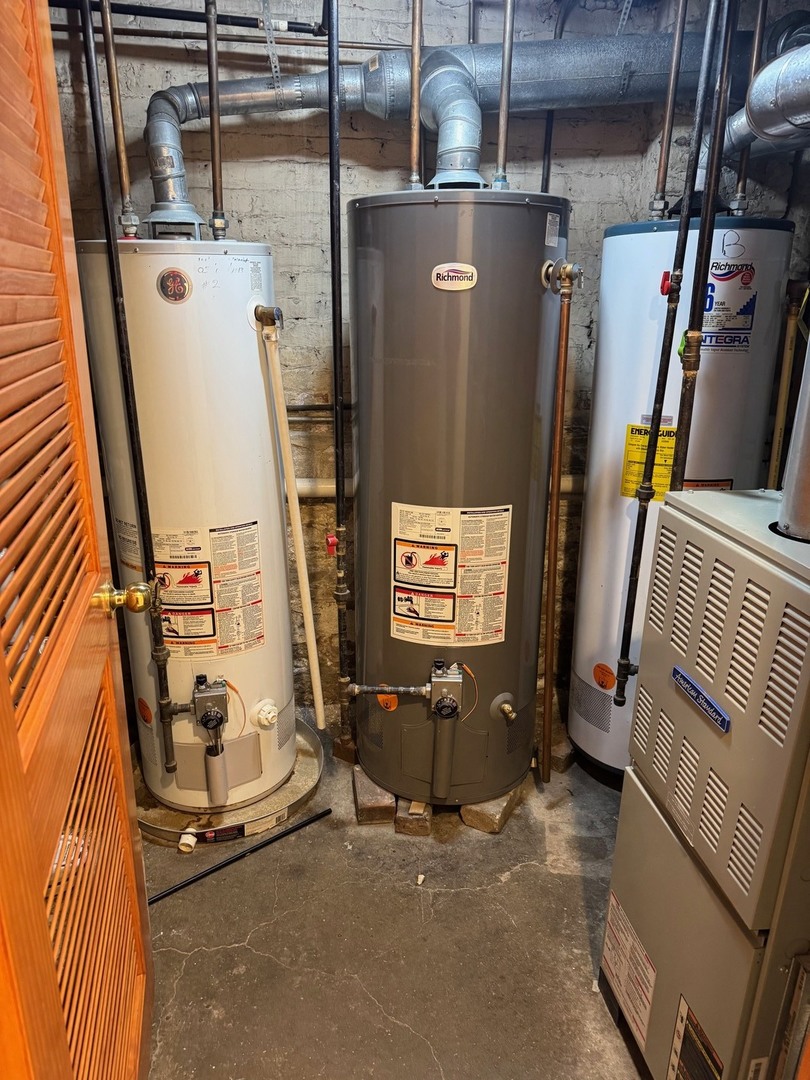 2434 West Pershing Road Chicago, IL 60632 - Photo 12 of 12 a view of a room with gym equipment