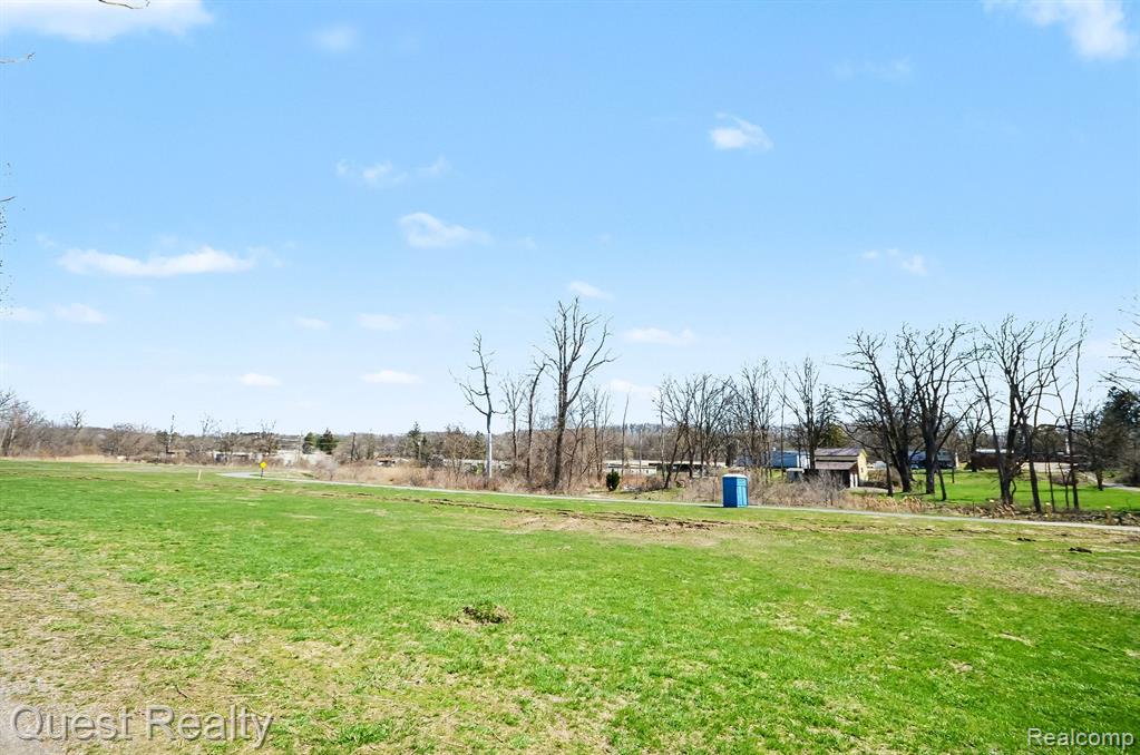 218 Mill Street Rochester, MI 48307 - Photo 26 of 34