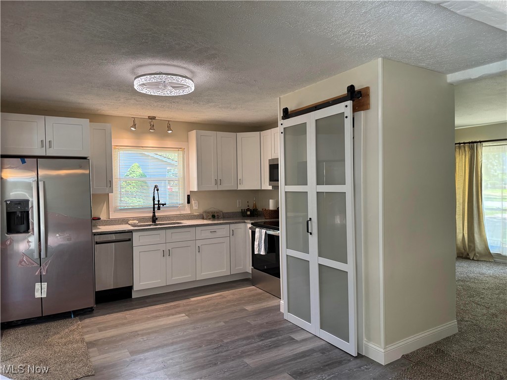 6358 Southgrove Road Mentor, OH 44060 - Photo 11 of 25 Newly Updated Kitchen