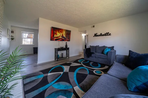 $1,900 | 3902 Drakes Branch Road, Nashville, TN 37218