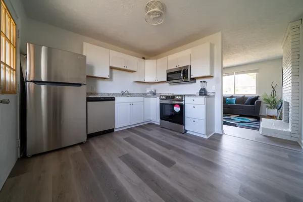 $1,900 | 3902 Drakes Branch Road, Nashville, TN 37218