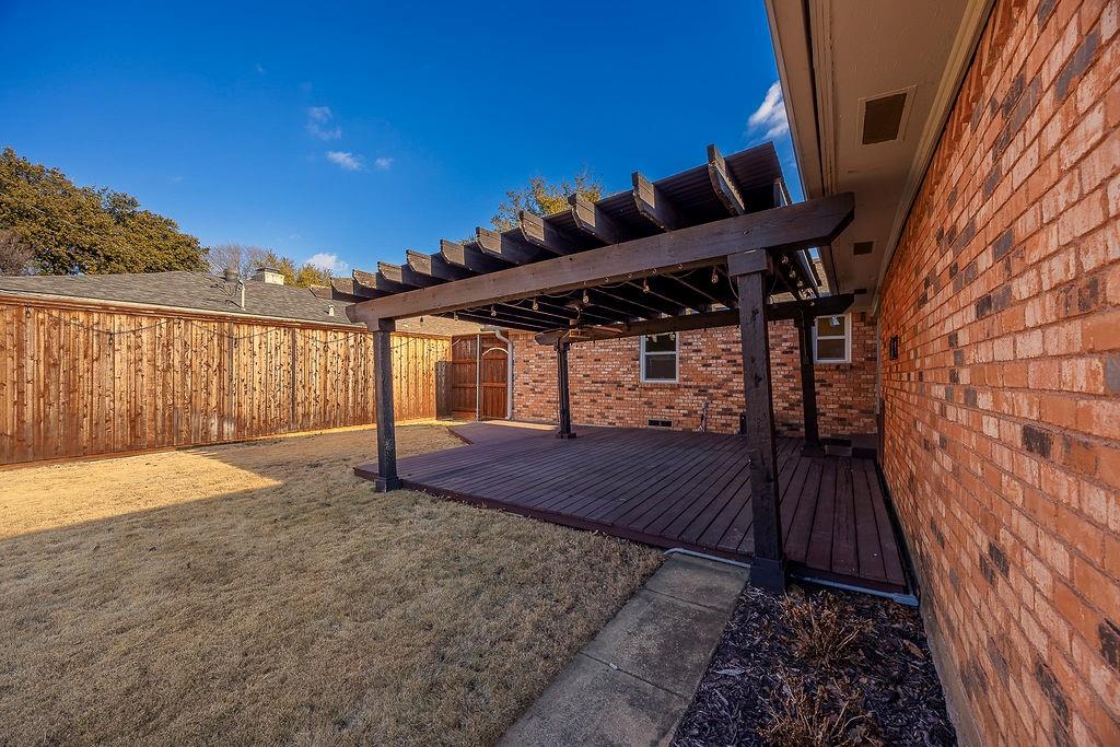 8415 Hunnicut Road Dallas, TX 75228 - Photo 8 of 39