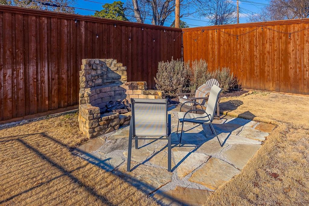 8415 Hunnicut Road Dallas, TX 75228 - Photo 9 of 39