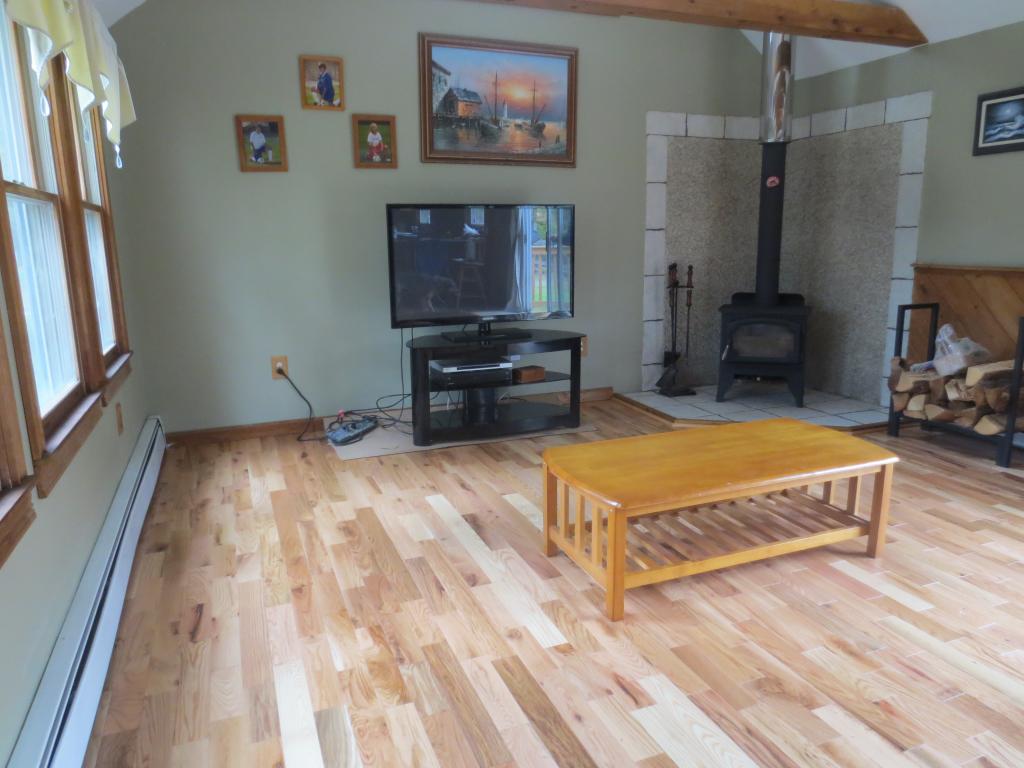 75 Auburn Road Londonderry, NH 03053 - Photo 11 of 36