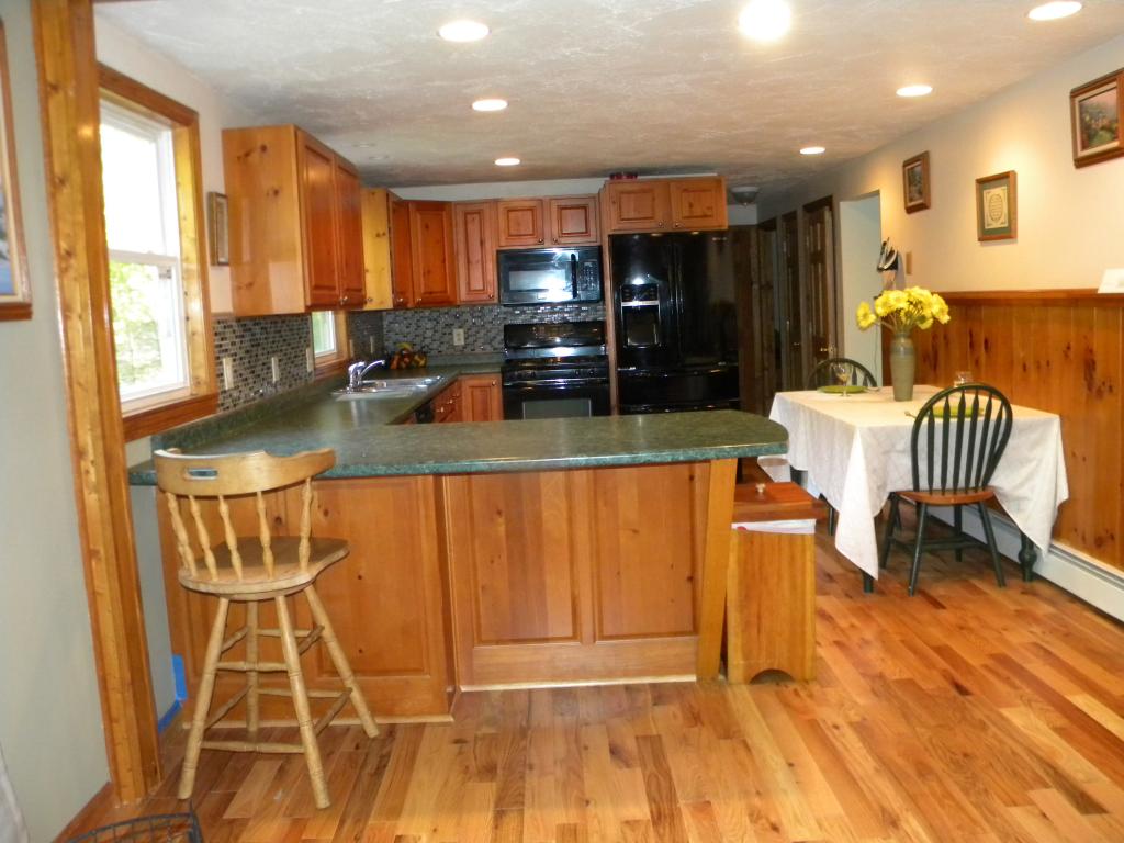 75 Auburn Road Londonderry, NH 03053 - Photo 8 of 36