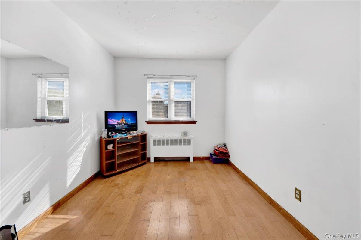 733 Rhinelander Avenue Bronx, NY 10462 - Photo 17 of 31