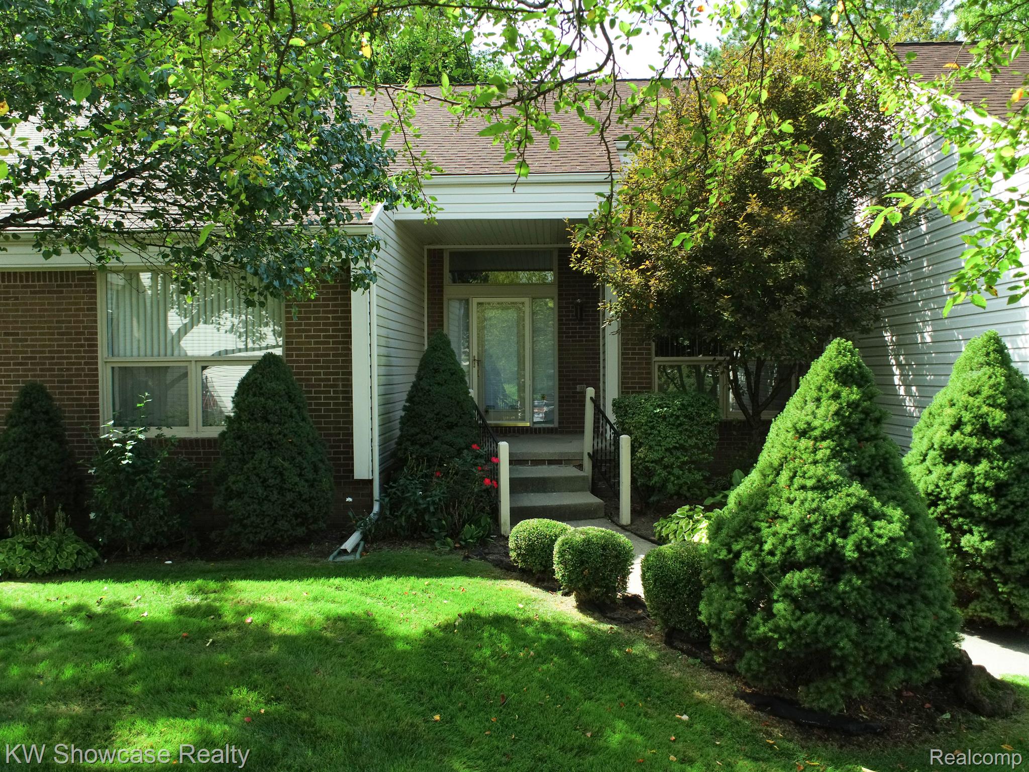 5252 Simpson Lake Road West Bloomfield, MI 48323 - Photo 5 of 55 FRONT AND CENTER VIEW COND