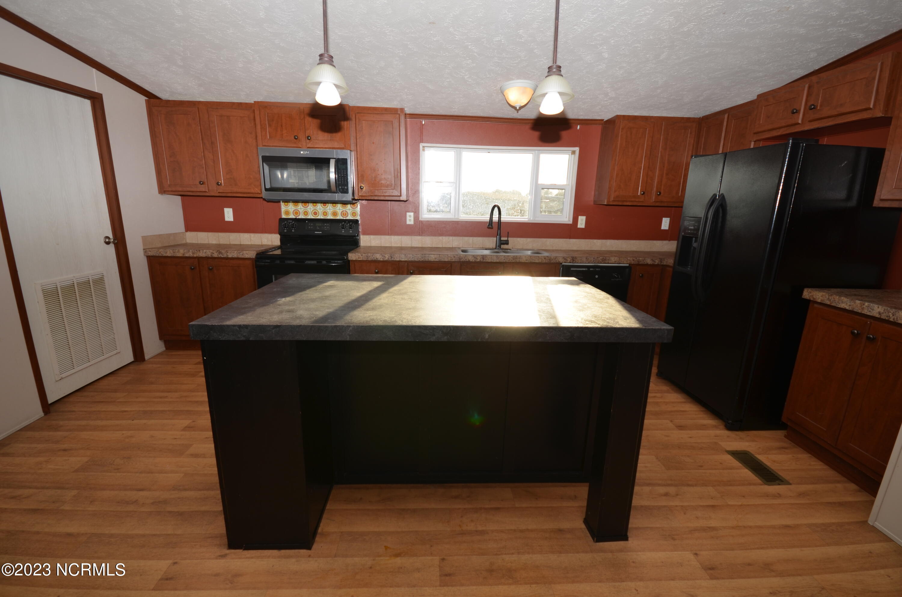 301 Country Pointe Road Pikeville, NC 27863 - Photo 8 of 28 DSC_0645