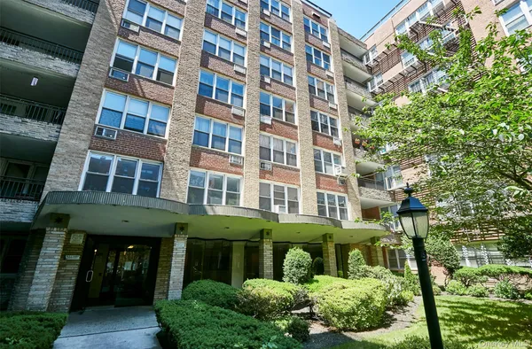$335,000 | 94-11 59th Avenue, Unit D17 | Elmhurst